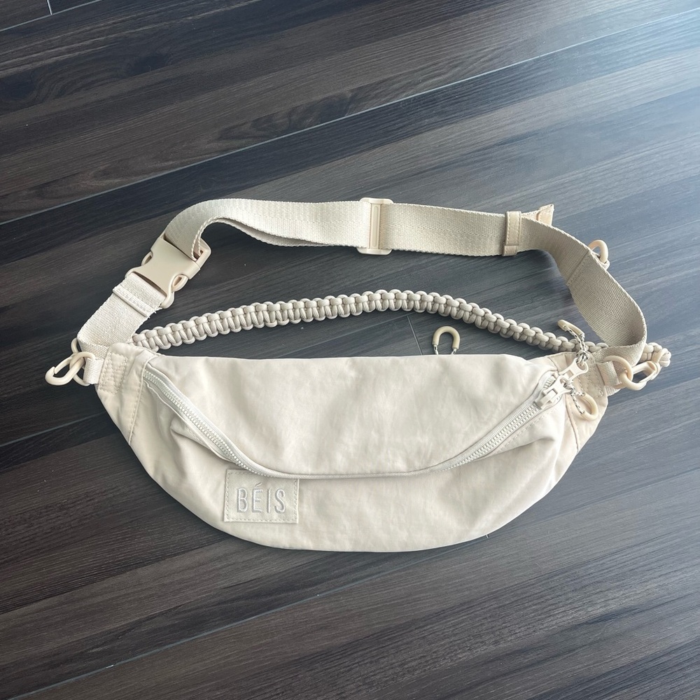BEIS Sport Pack in Beige